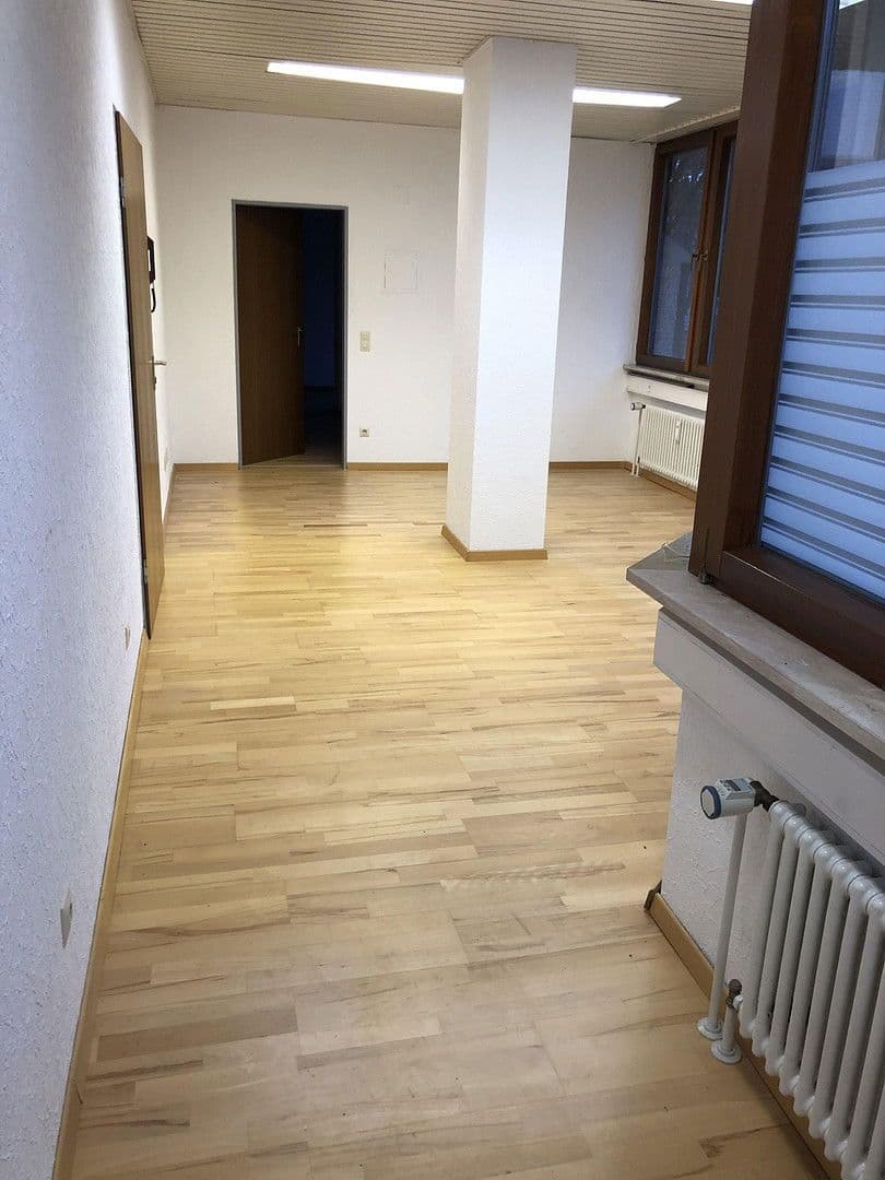Prenájom kancelárie 55 m², Göppingen, Bádensko-Wurttembersko Prenájom kancelárie 55 m², Göppingen, Bádensko-Wurttembersko