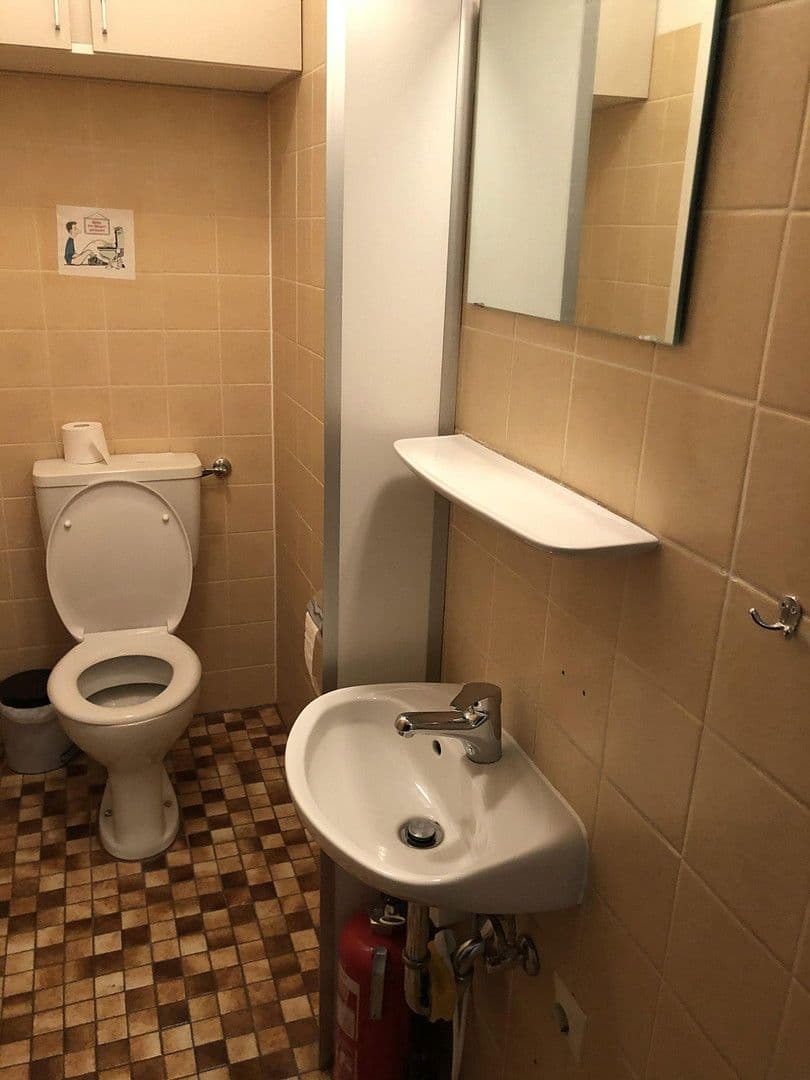 Prenájom kancelárie 55 m², Göppingen, Bádensko-Wurttembersko Prenájom kancelárie 55 m², Göppingen, Bádensko-Wurttembersko