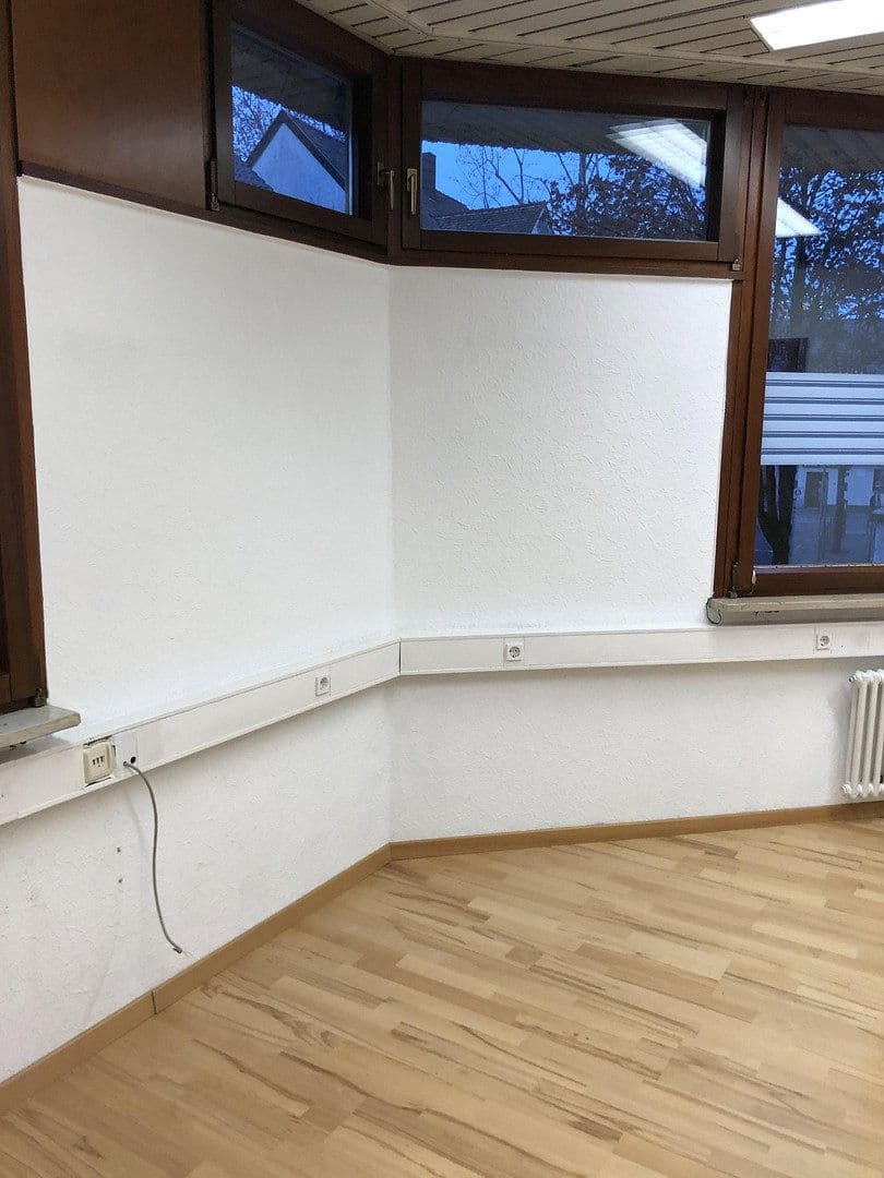 Prenájom kancelárie 55 m², Göppingen, Bádensko-Wurttembersko Prenájom kancelárie 55 m², Göppingen, Bádensko-Wurttembersko