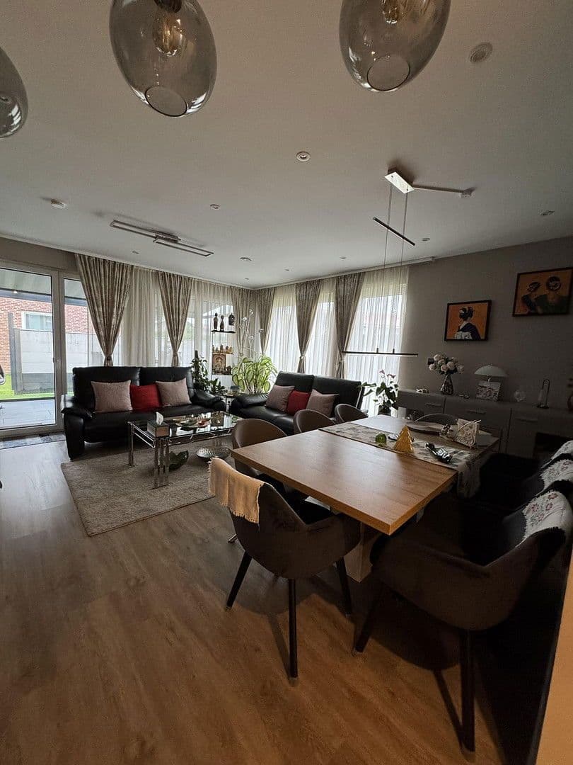 Predaj domu 133 m², pozemek 342 m², Elmshorn, Šlezvicko-Holštajnsko Predaj domu 133 m², pozemek 342 m², Elmshorn, Šlezvicko-Holštajnsko