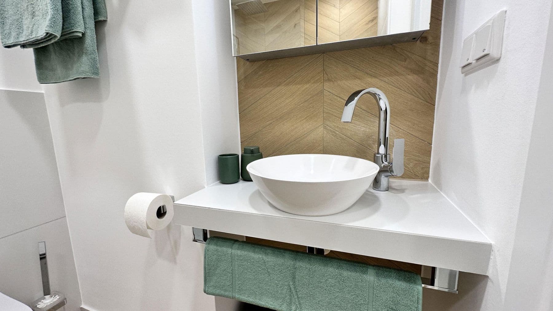 Prenájom bytu 2-izbový 40 m², Kölner Str. 285, Düsseldorf, Severné Porýnie - Westfálsko Prenájom bytu 2-izbový 40 m², Kölner Str. 285, Düsseldorf, Severné Porýnie - Westfálsko