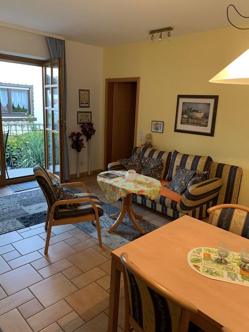 Prenájom bytu 2-izbový 60 m², Bahnhofstr. 12, Erpolzheim, Porýnie-Falcko Prenájom bytu 2-izbový 60 m², Bahnhofstr. 12, Erpolzheim, Porýnie-Falcko