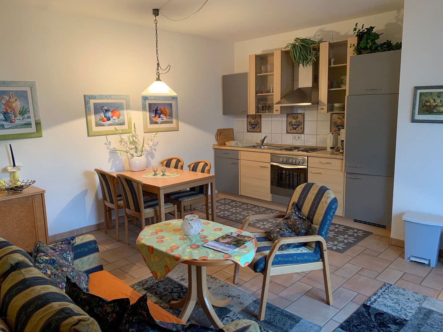 Prenájom bytu 2-izbový 60 m², Bahnhofstr. 12, Erpolzheim, Porýnie-Falcko Prenájom bytu 2-izbový 60 m², Bahnhofstr. 12, Erpolzheim, Porýnie-Falcko