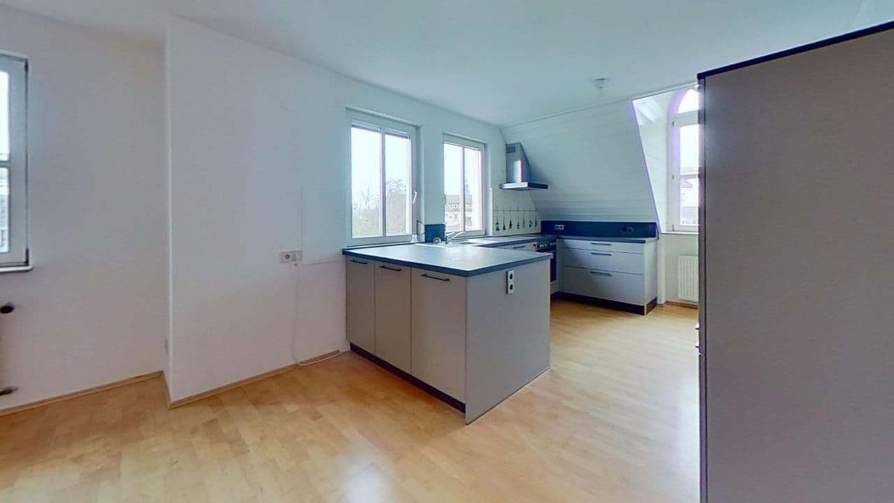 Prenájom bytu 6-izbový 220 m², Lehenstr. 25, Donaueschingen, Bádensko-Wurttembersko Prenájom bytu 6-izbový 220 m², Lehenstr. 25, Donaueschingen, Bádensko-Wurttembersko