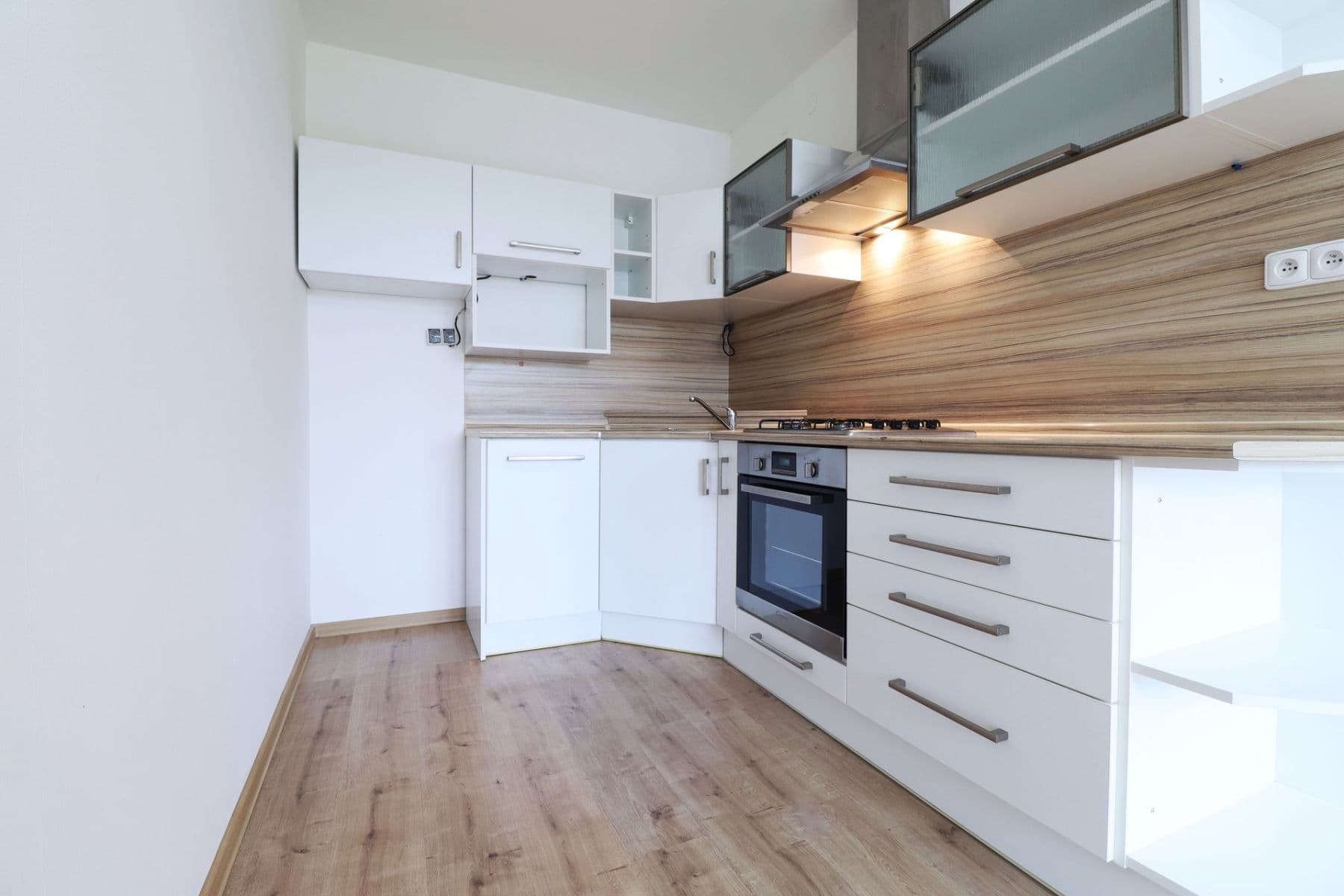 Prenájom bytu 2-izbový 39 m², Masarykova, Kolín, Středočeský kraj Prenájom bytu 2-izbový 39 m², Masarykova, Kolín, Středočeský kraj
