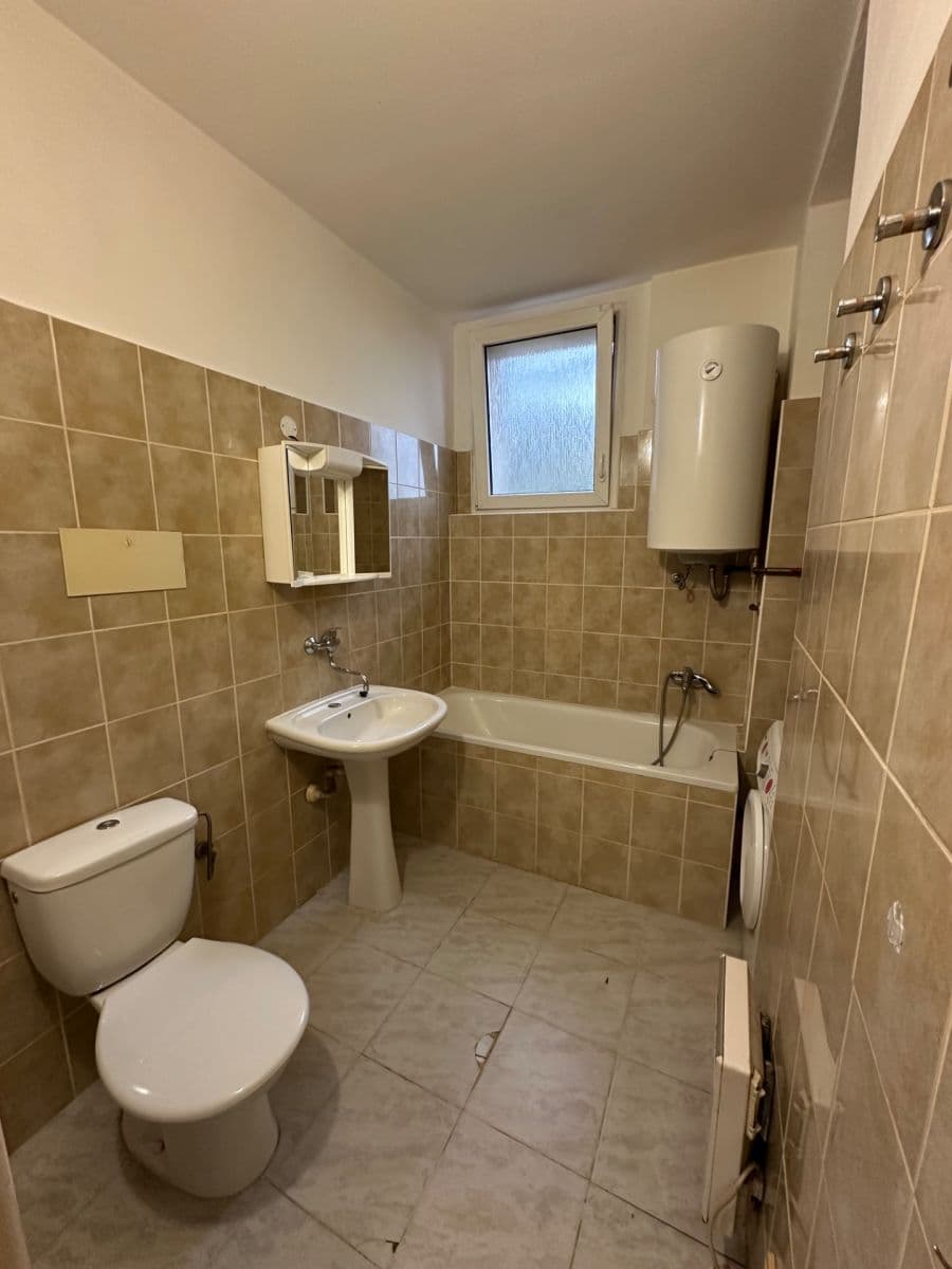 Prenájom bytu 2-izbový 48 m², Křížová, Praha, Praha Prenájom bytu 2-izbový 48 m², Křížová, Praha, Praha