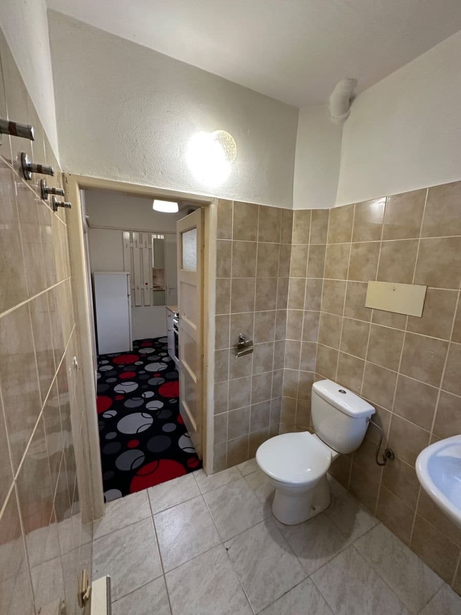 Prenájom bytu 2-izbový 48 m², Křížová, Praha, Praha Prenájom bytu 2-izbový 48 m², Křížová, Praha, Praha