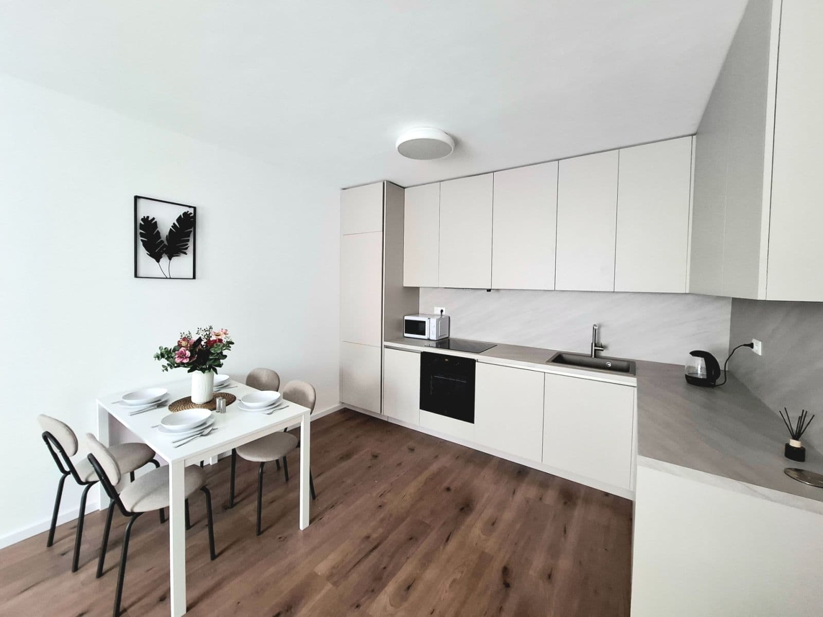 Prenájom bytu 2-izbový 53 m², Pri Hrubej lúke, Dúbravka, Bratislavský kraj Prenájom bytu 2-izbový 53 m², Pri Hrubej lúke, Dúbravka, Bratislavský kraj