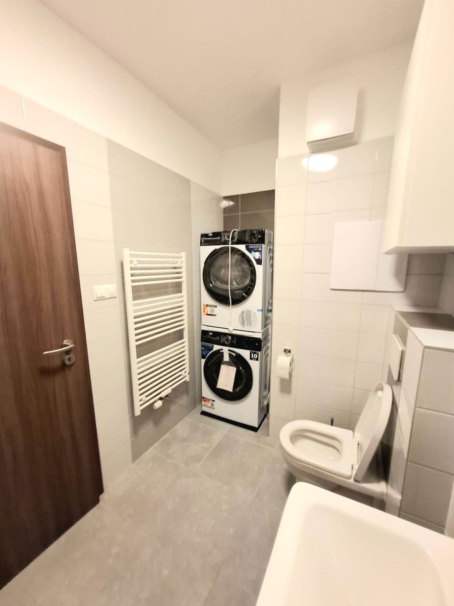 Prenájom bytu 2-izbový 53 m², Pri Hrubej lúke, Dúbravka, Bratislavský kraj Prenájom bytu 2-izbový 53 m², Pri Hrubej lúke, Dúbravka, Bratislavský kraj