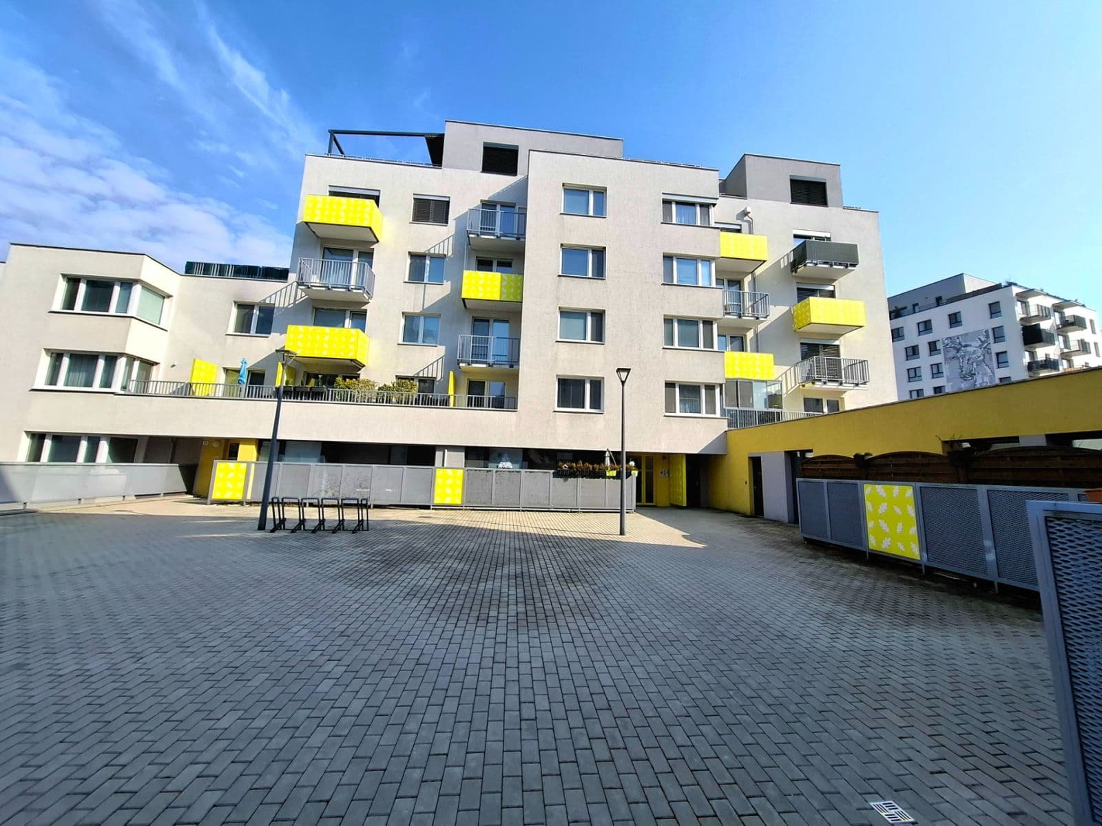 Prenájom bytu 2-izbový 53 m², Pri Hrubej lúke, Dúbravka, Bratislavský kraj Prenájom bytu 2-izbový 53 m², Pri Hrubej lúke, Dúbravka, Bratislavský kraj