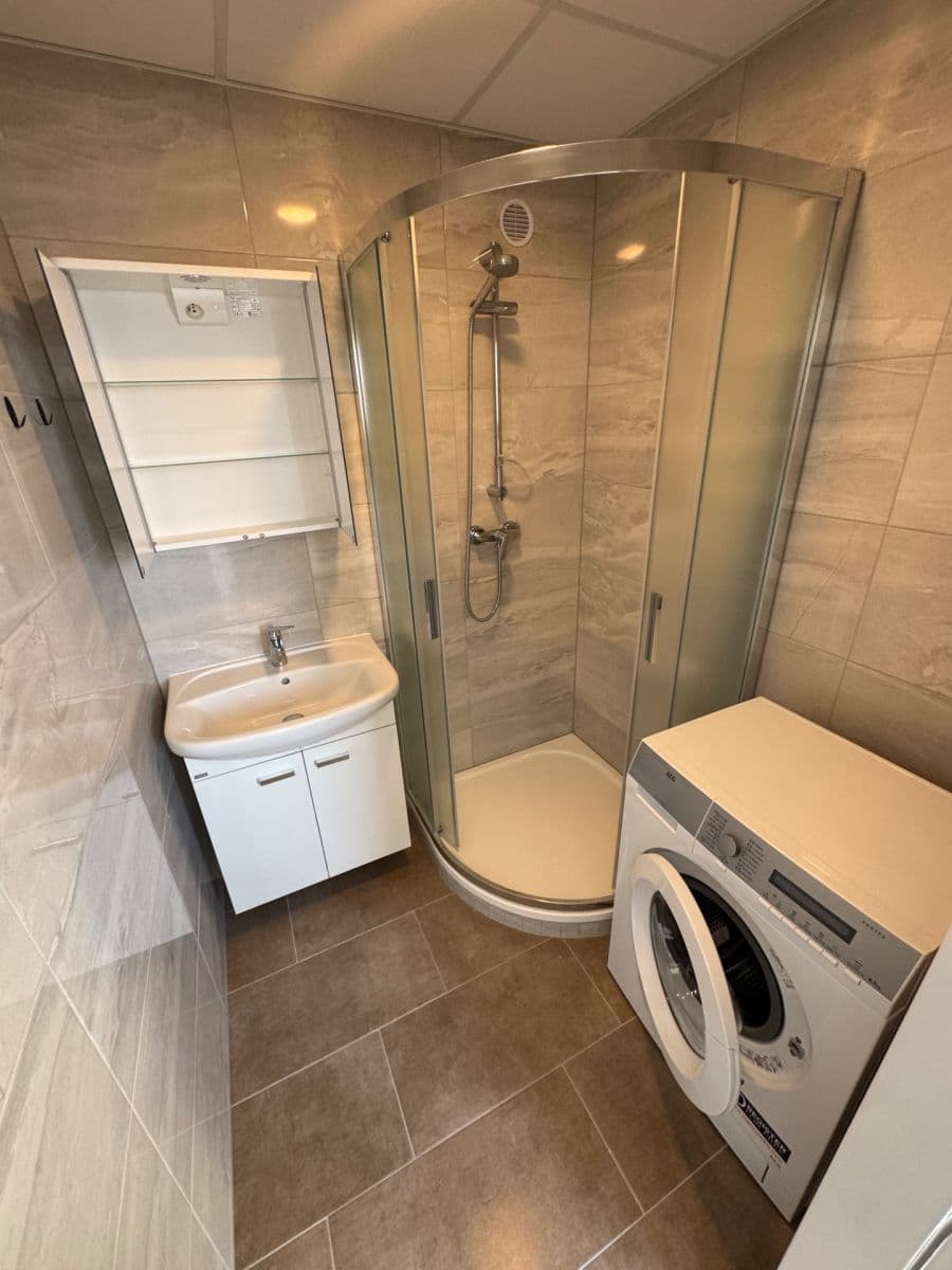 Prenájom bytu 2-izbový 54 m², Lábkova, Plzeň, Plzeňský kraj Prenájom bytu 2-izbový 54 m², Lábkova, Plzeň, Plzeňský kraj