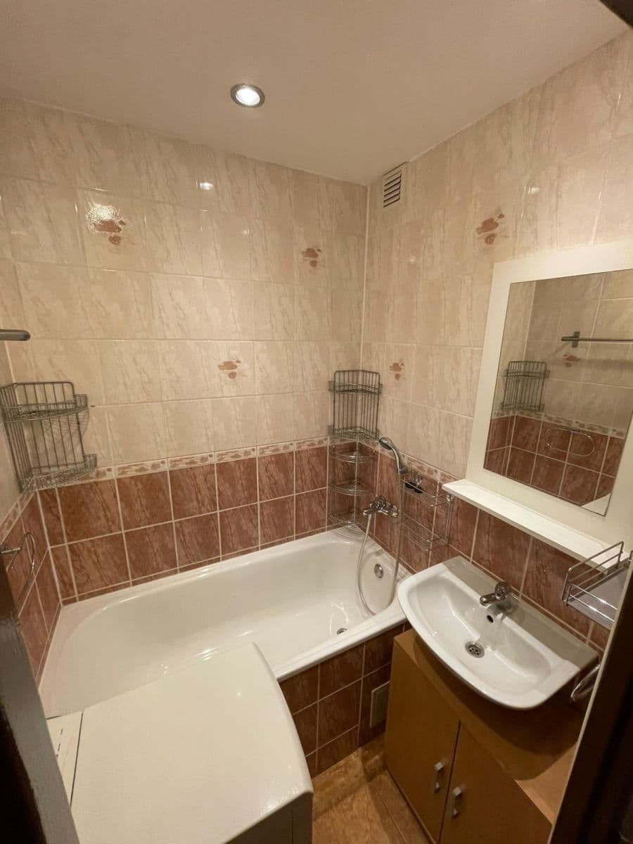 Prenájom bytu 2-izbový 52 m², tř. Svornosti, Olomouc, Olomoucký kraj Prenájom bytu 2-izbový 52 m², tř. Svornosti, Olomouc, Olomoucký kraj