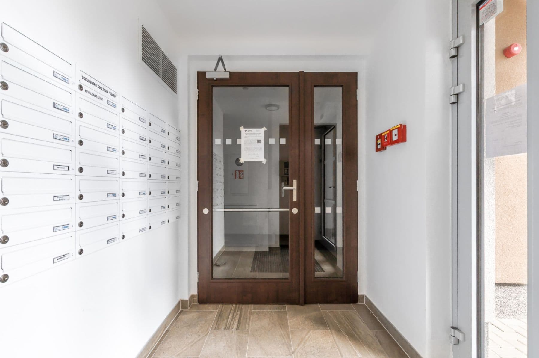 Prenájom bytu 1-izbový 32 m², Mantovská, Praha, Praha Prenájom bytu 1-izbový 32 m², Mantovská, Praha, Praha