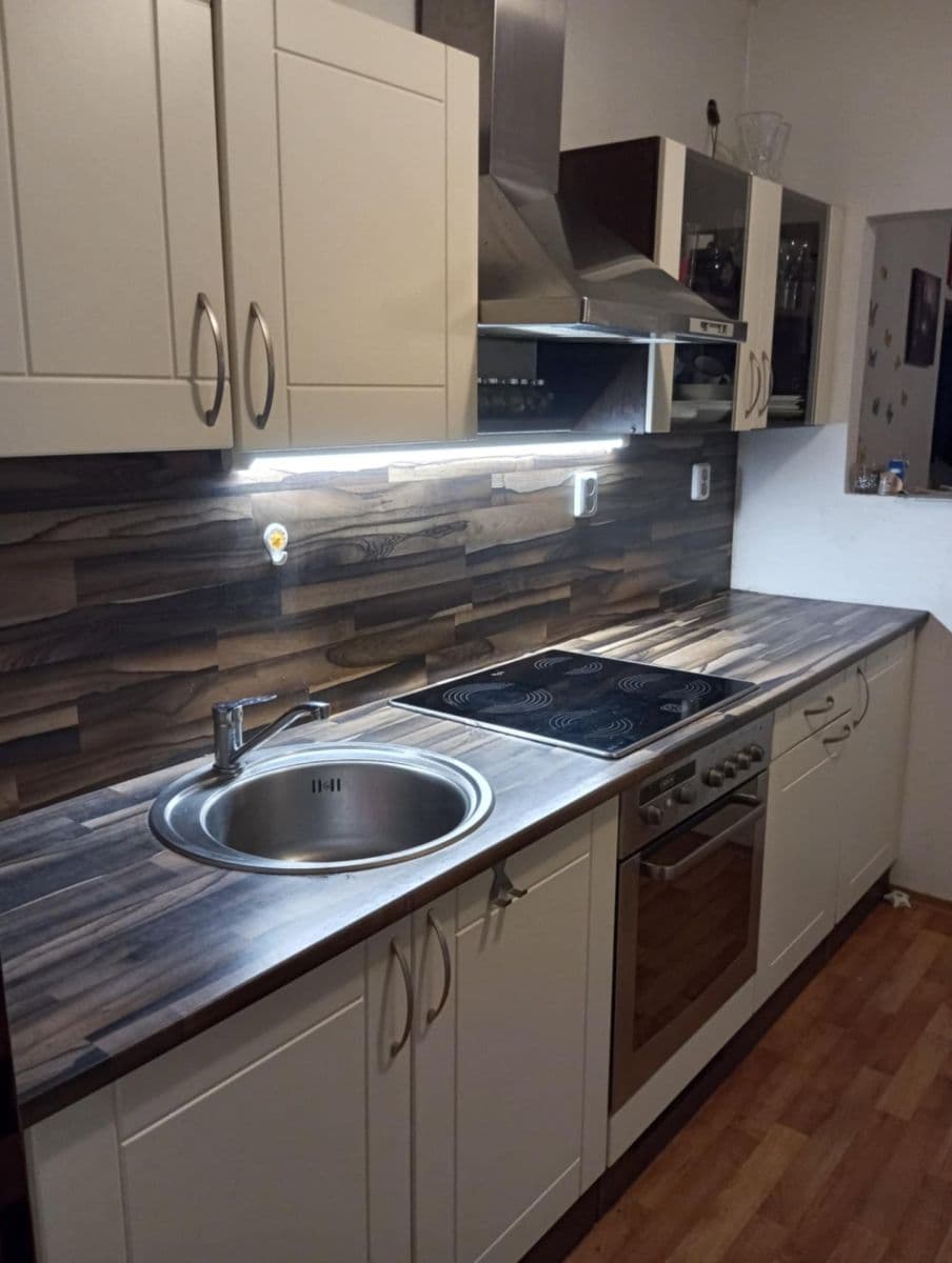 Prenájom bytu 1-izbový 35 m², Votroubkova, Brno, Jihomoravský kraj Prenájom bytu 1-izbový 35 m², Votroubkova, Brno, Jihomoravský kraj