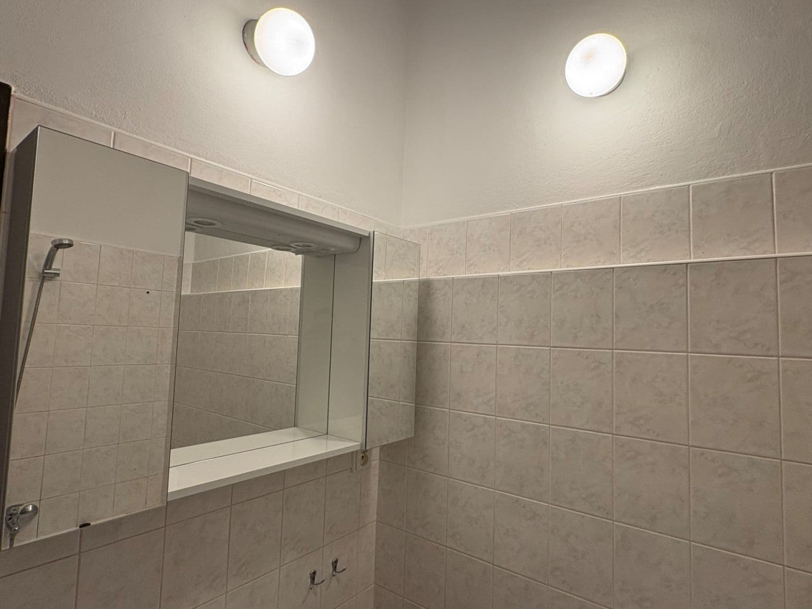 Prenájom bytu 2-izbový 51 m², Komunardů, Praha, Praha Prenájom bytu 2-izbový 51 m², Komunardů, Praha, Praha