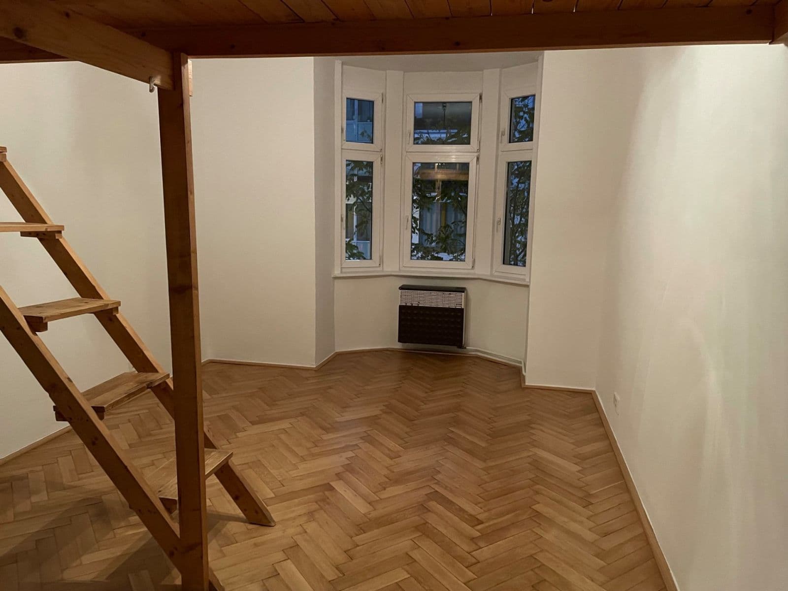Prenájom bytu 2-izbový 51 m², Komunardů, Praha, Praha Prenájom bytu 2-izbový 51 m², Komunardů, Praha, Praha