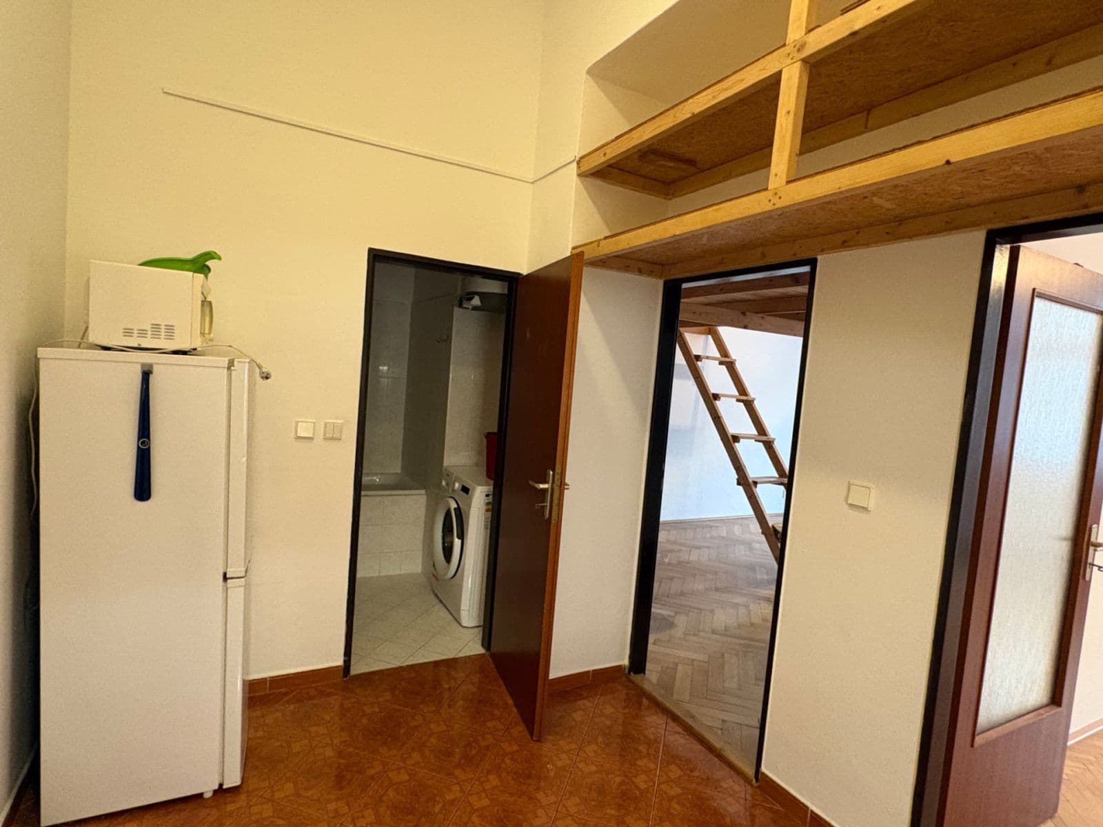 Prenájom bytu 2-izbový 51 m², Komunardů, Praha, Praha Prenájom bytu 2-izbový 51 m², Komunardů, Praha, Praha