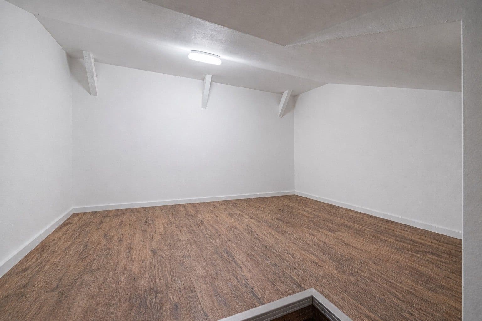 Predaj bytu 2-izbový 47 m², B. Němcové, Horoměřice, Středočeský kraj Predaj bytu 2-izbový 47 m², B. Němcové, Horoměřice, Středočeský kraj