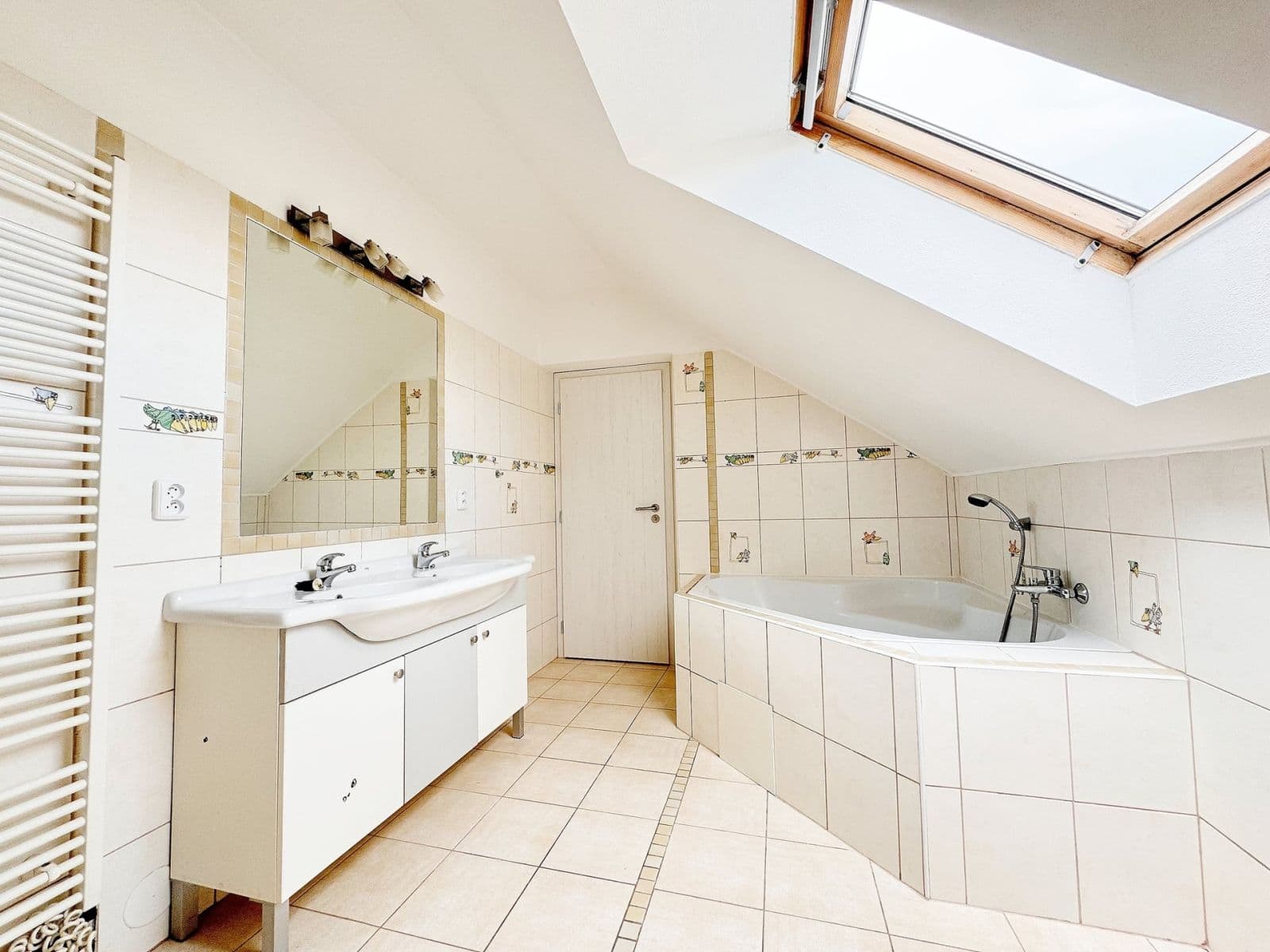 Prenájom bytu 3-izbový 119 m², Žitná, Šestajovice, Středočeský kraj Prenájom bytu 3-izbový 119 m², Žitná, Šestajovice, Středočeský kraj