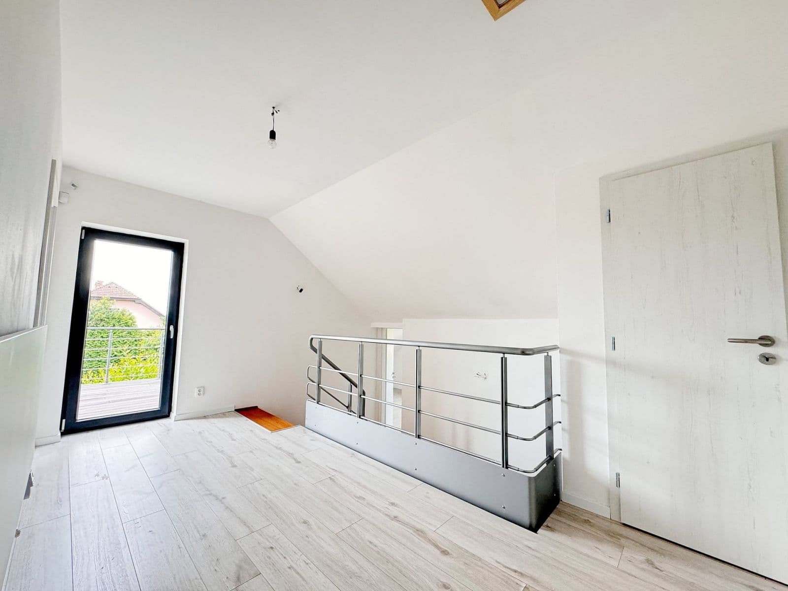 Prenájom bytu 3-izbový 119 m², Žitná, Šestajovice, Středočeský kraj Prenájom bytu 3-izbový 119 m², Žitná, Šestajovice, Středočeský kraj