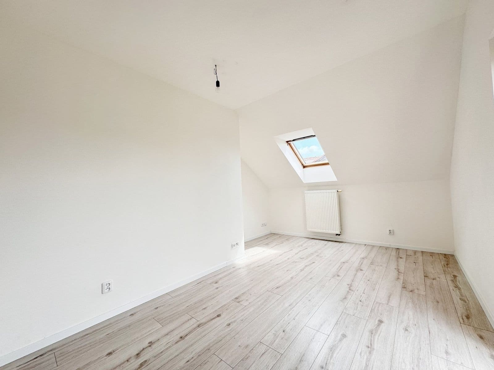 Prenájom bytu 3-izbový 119 m², Žitná, Šestajovice, Středočeský kraj Prenájom bytu 3-izbový 119 m², Žitná, Šestajovice, Středočeský kraj