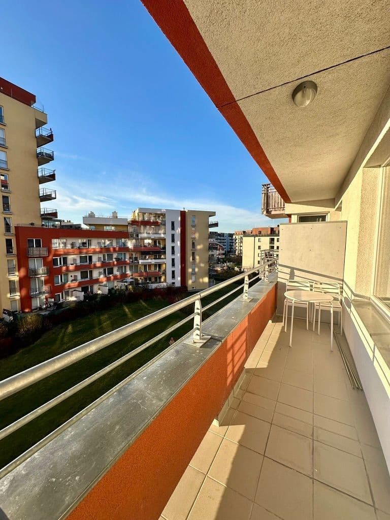 Prenájom bytu 1-izbový 36 m², Miroslava Hajna, Praha, Praha Prenájom bytu 1-izbový 36 m², Miroslava Hajna, Praha, Praha