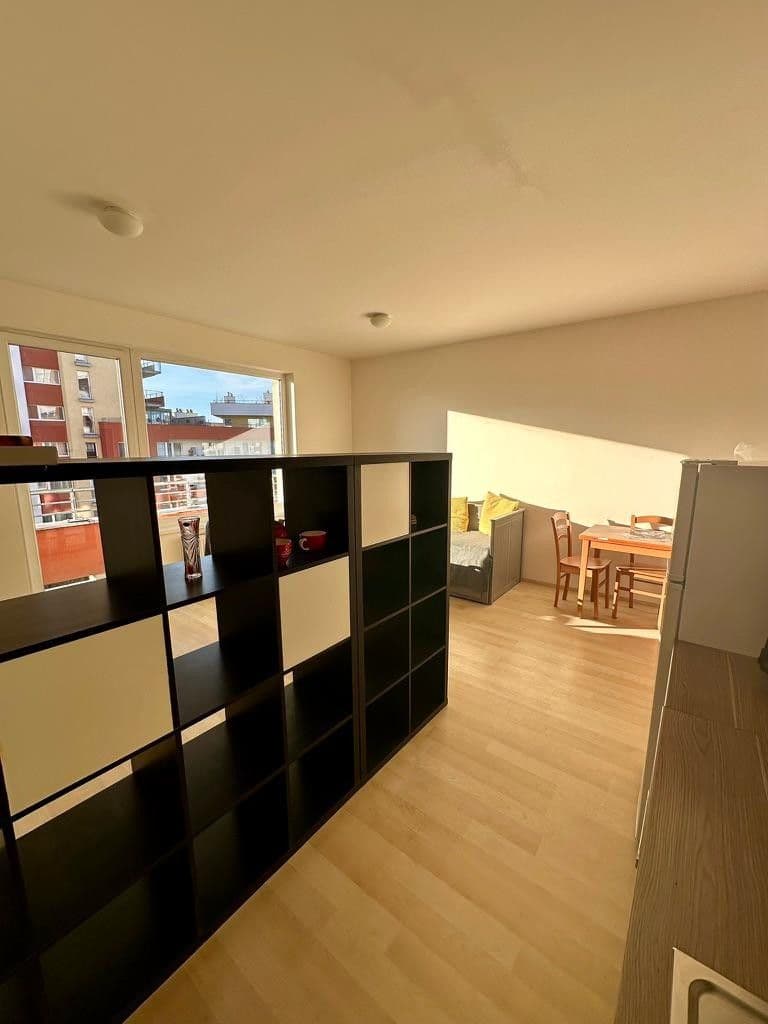 Prenájom bytu 1-izbový 36 m², Miroslava Hajna, Praha, Praha Prenájom bytu 1-izbový 36 m², Miroslava Hajna, Praha, Praha