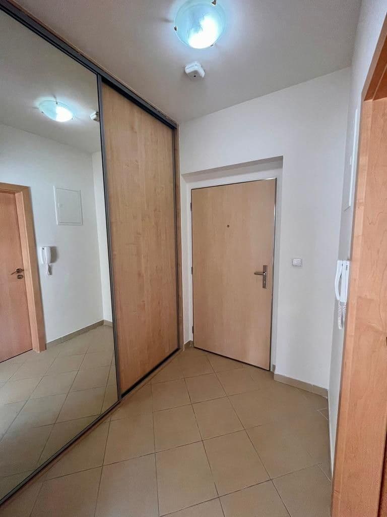 Prenájom bytu 1-izbový 36 m², Miroslava Hajna, Praha, Praha Prenájom bytu 1-izbový 36 m², Miroslava Hajna, Praha, Praha