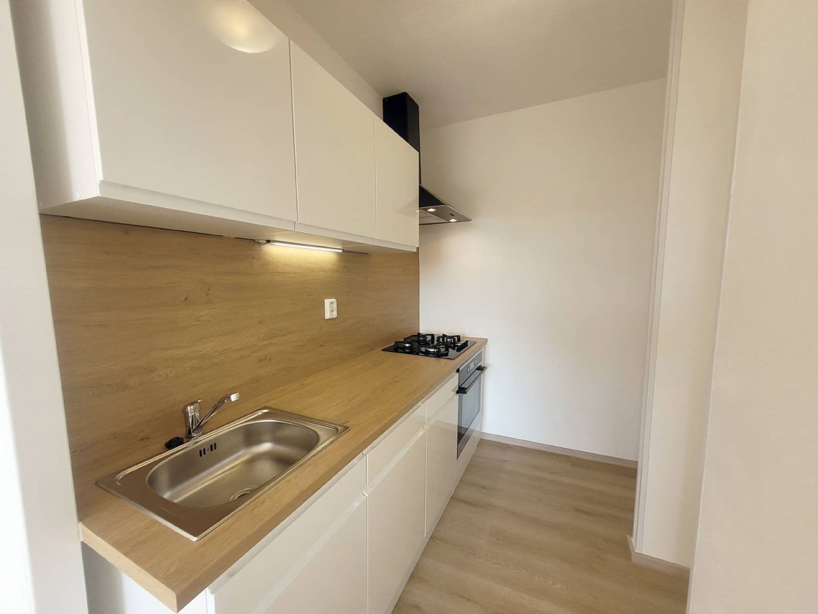 Prenájom bytu 2-izbový 41 m², Štichova, Praha, Praha Prenájom bytu 2-izbový 41 m², Štichova, Praha, Praha