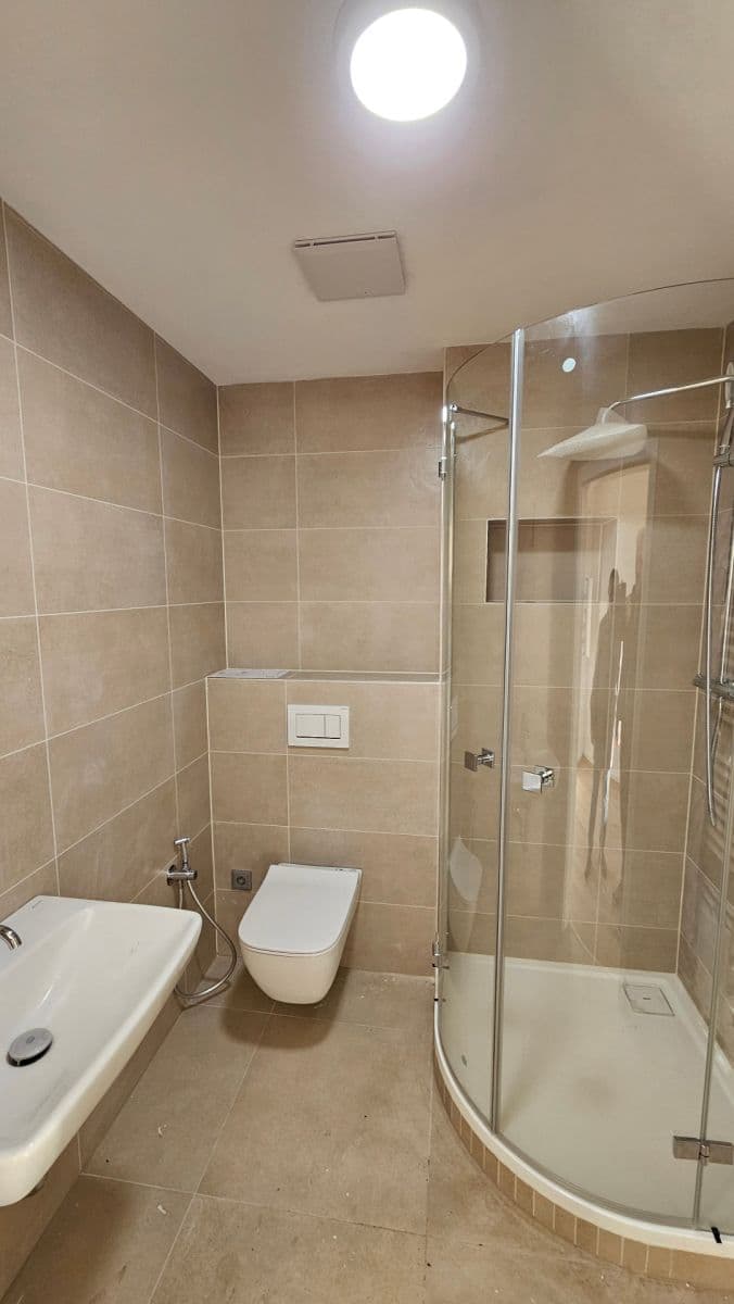 Prenájom bytu 2-izbový 71 m², Velvary, Středočeský kraj Prenájom bytu 2-izbový 71 m², Velvary, Středočeský kraj