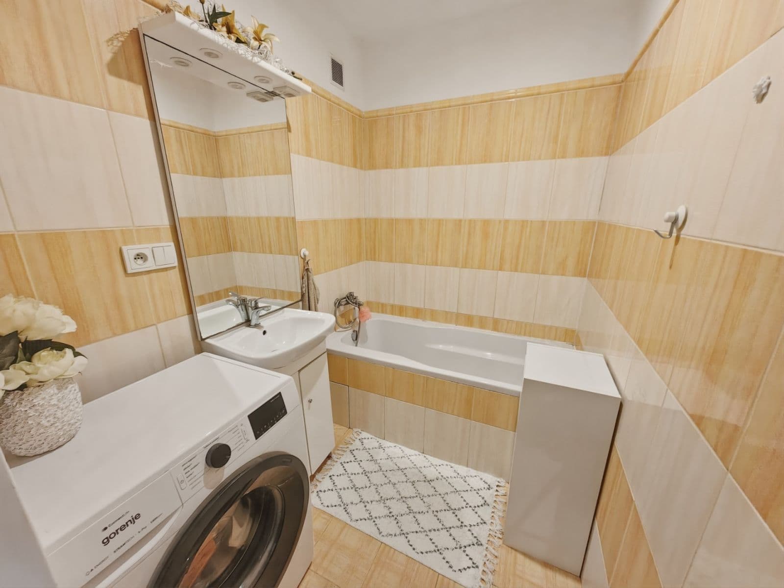 Predaj bytu 2-izbový 45 m², Fojtíkova, Rakovník, Středočeský kraj Predaj bytu 2-izbový 45 m², Fojtíkova, Rakovník, Středočeský kraj