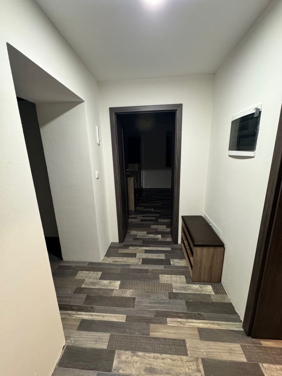 Prenájom bytu 2-izbový 55 m², Štenclova, Dašice, Pardubický kraj Prenájom bytu 2-izbový 55 m², Štenclova, Dašice, Pardubický kraj