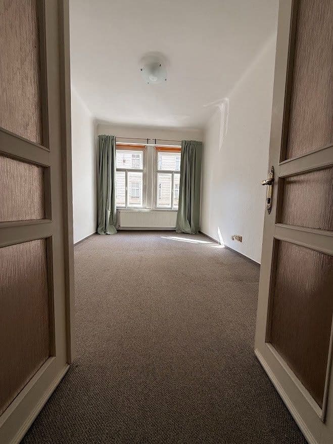 Prenájom bytu 3-izbový 64 m², Nuselská, Praha, Praha Prenájom bytu 3-izbový 64 m², Nuselská, Praha, Praha