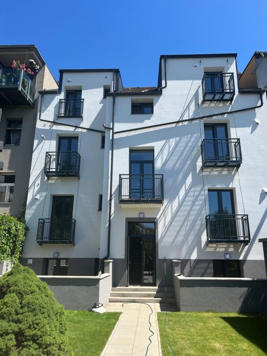 Prenájom bytu 2-izbový 40 m², Za Návsí, Praha, Praha Prenájom bytu 2-izbový 40 m², Za Návsí, Praha, Praha