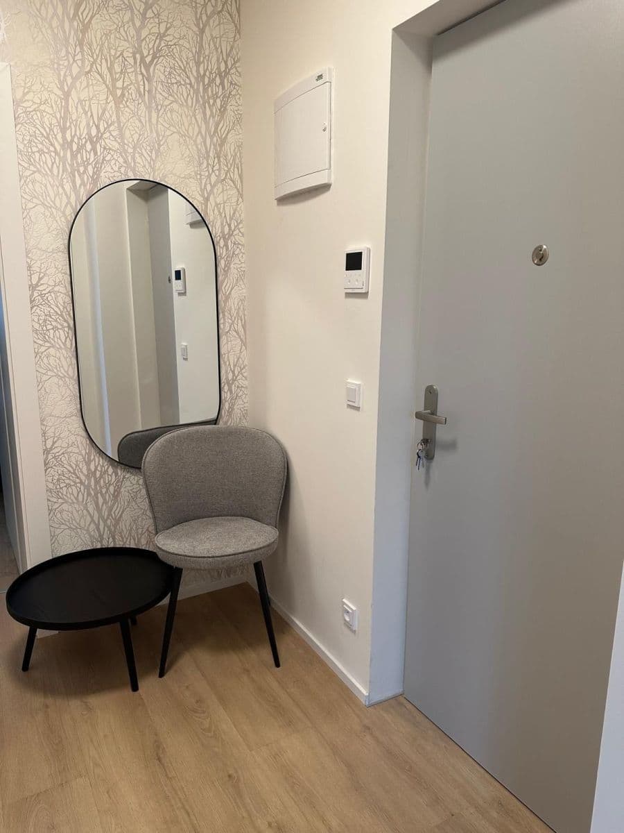 Prenájom bytu 2-izbový 40 m², Za Návsí, Praha, Praha Prenájom bytu 2-izbový 40 m², Za Návsí, Praha, Praha