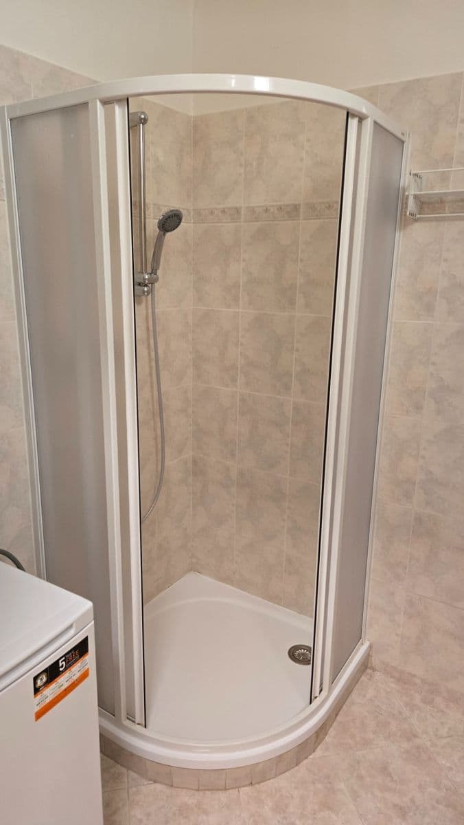 Prenájom bytu 1-izbový 30 m², Vrchlického, Praha, Praha Prenájom bytu 1-izbový 30 m², Vrchlického, Praha, Praha