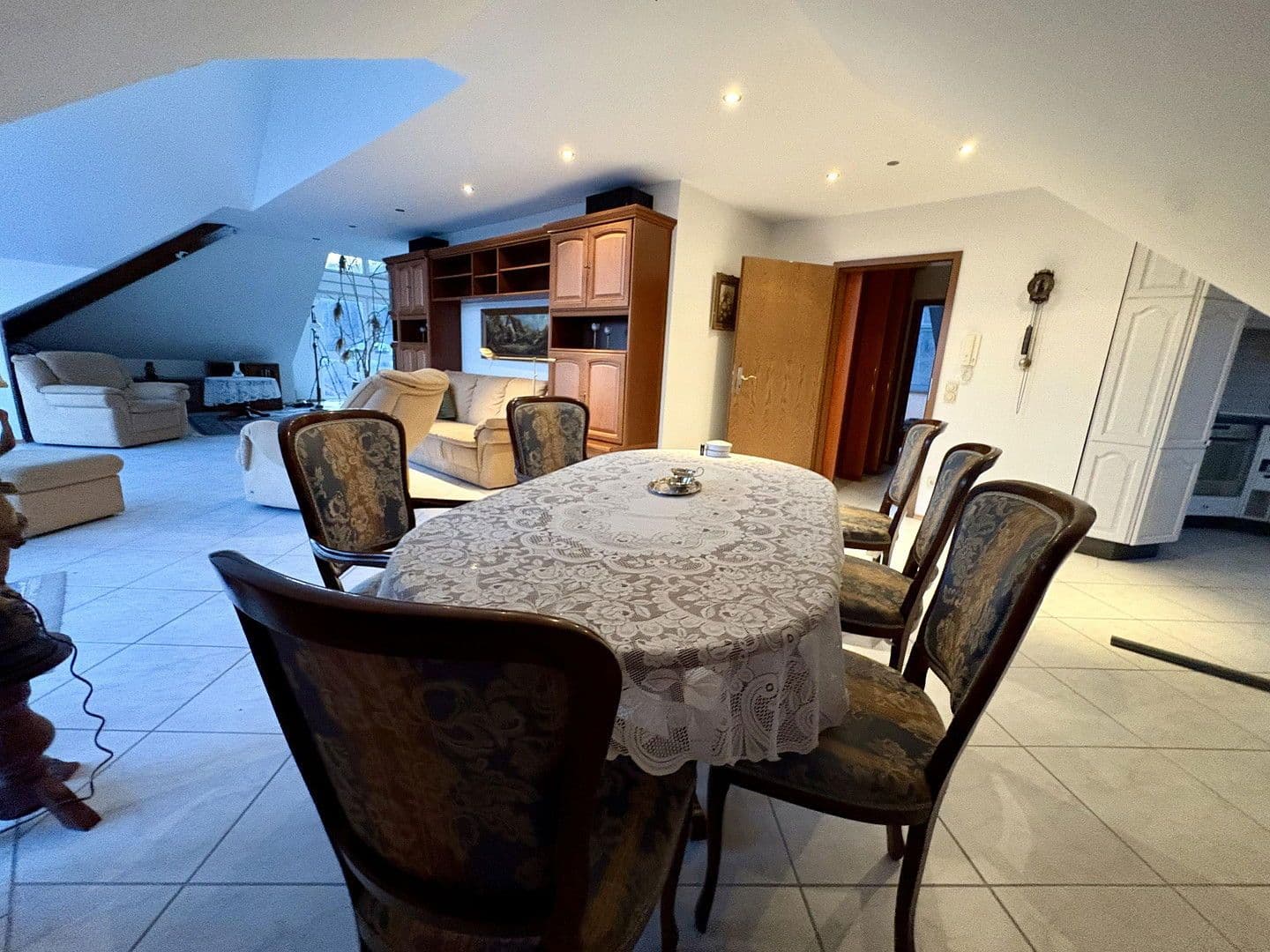 Predaj bytu 3-izbový 122 m², Goethestrasse 12, Bad Marienberg (Westerwald), Porýnie-Falcko Predaj bytu 3-izbový 122 m², Goethestrasse 12, Bad Marienberg (Westerwald), Porýnie-Falcko