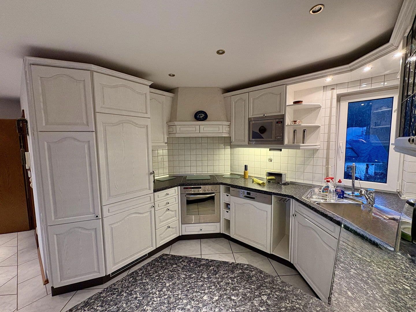 Predaj bytu 3-izbový 122 m², Goethestrasse 12, Bad Marienberg (Westerwald), Porýnie-Falcko Predaj bytu 3-izbový 122 m², Goethestrasse 12, Bad Marienberg (Westerwald), Porýnie-Falcko