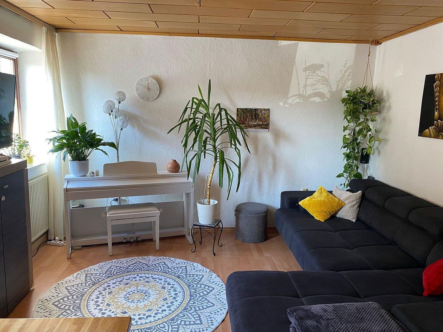 Prenájom bytu 4-izbový 100 m², Markt Erlbach, Bavorsko Prenájom bytu 4-izbový 100 m², Markt Erlbach, Bavorsko