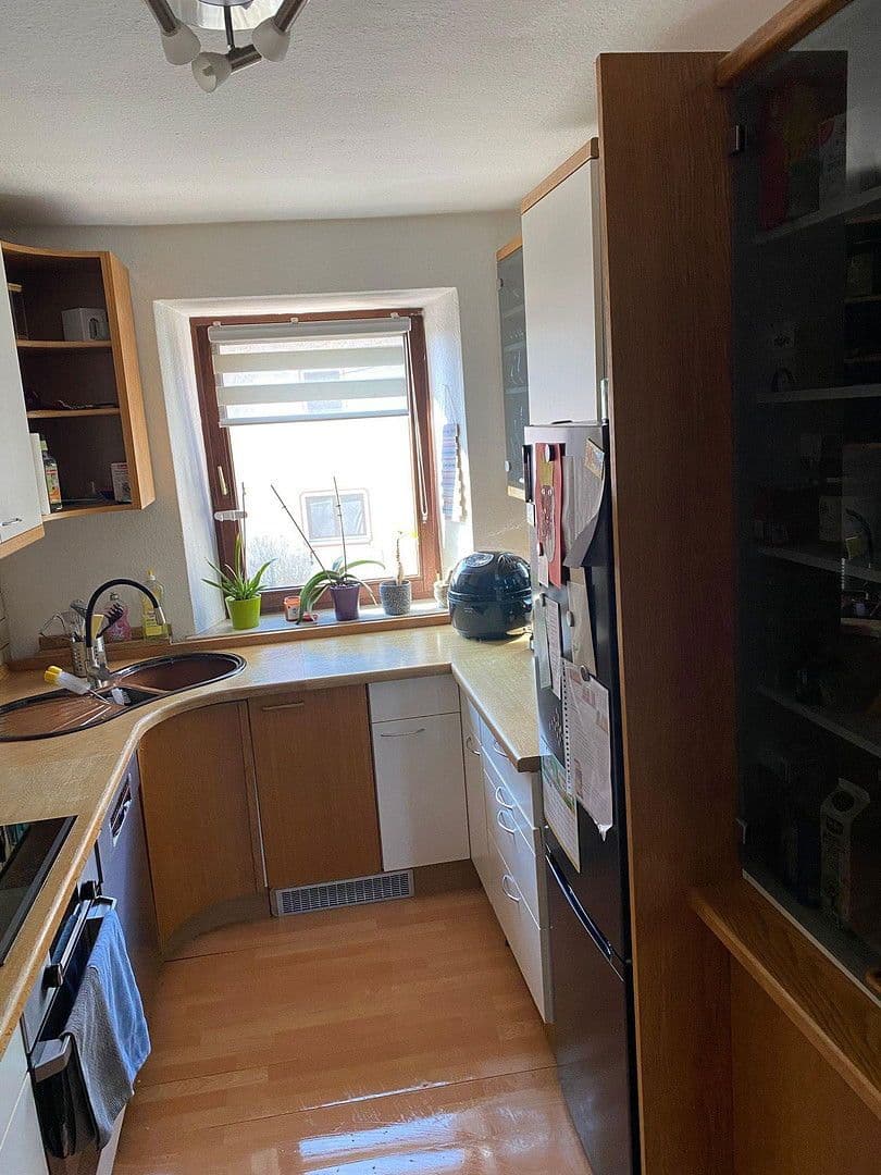 Prenájom bytu 4-izbový 100 m², Markt Erlbach, Bavorsko Prenájom bytu 4-izbový 100 m², Markt Erlbach, Bavorsko