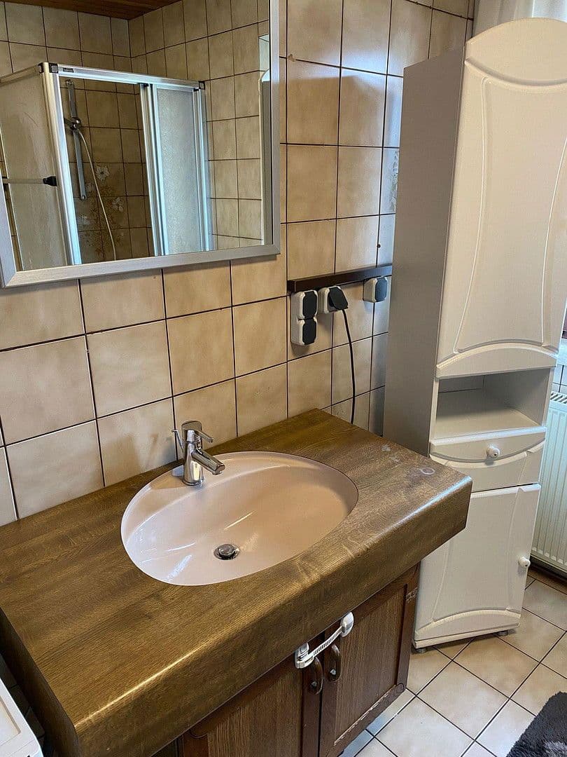 Prenájom bytu 4-izbový 100 m², Markt Erlbach, Bavorsko Prenájom bytu 4-izbový 100 m², Markt Erlbach, Bavorsko