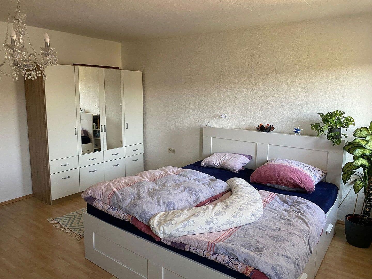 Prenájom bytu 4-izbový 100 m², Markt Erlbach, Bavorsko Prenájom bytu 4-izbový 100 m², Markt Erlbach, Bavorsko