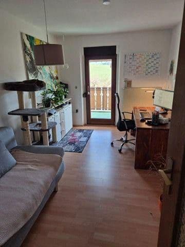 Prenájom bytu 4-izbový 100 m², Markt Erlbach, Bavorsko Prenájom bytu 4-izbový 100 m², Markt Erlbach, Bavorsko