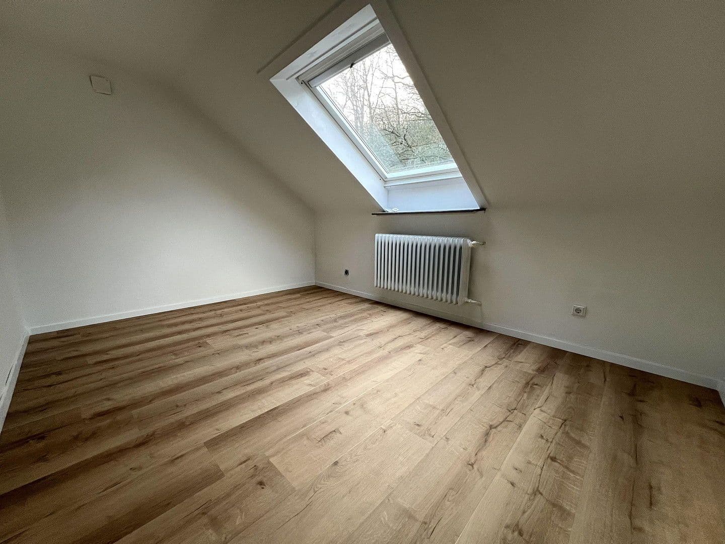 Prenájom bytu 3-izbový 47 m², Ravensberger Straße 162, Wuppertal, Severné Porýnie - Westfálsko Prenájom bytu 3-izbový 47 m², Ravensberger Straße 162, Wuppertal, Severné Porýnie - Westfálsko