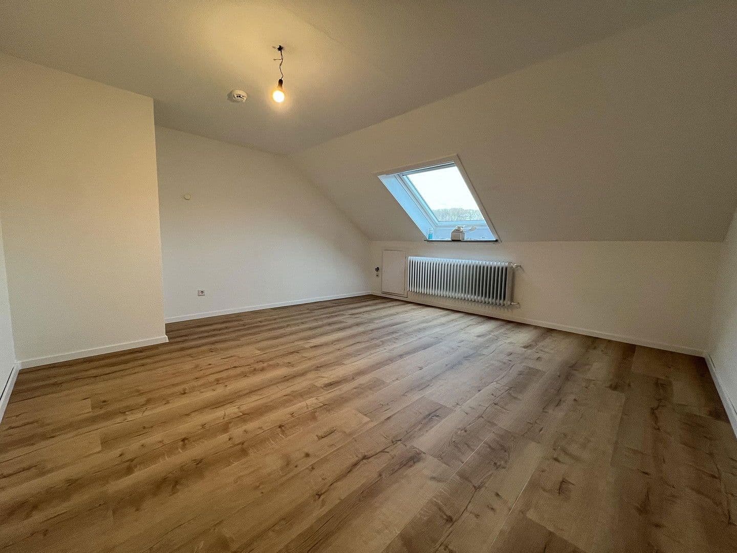 Prenájom bytu 3-izbový 47 m², Ravensberger Straße 162, Wuppertal, Severné Porýnie - Westfálsko Prenájom bytu 3-izbový 47 m², Ravensberger Straße 162, Wuppertal, Severné Porýnie - Westfálsko