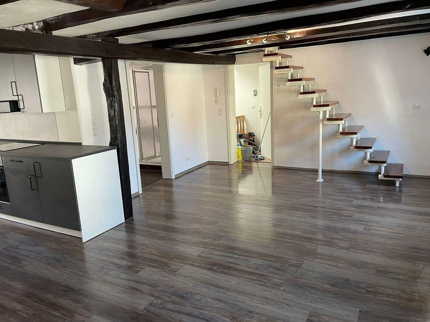 Prenájom bytu 2-izbový 60 m², Altenstraße 10, Annweiler am Trifels, Porýnie-Falcko Prenájom bytu 2-izbový 60 m², Altenstraße 10, Annweiler am Trifels, Porýnie-Falcko