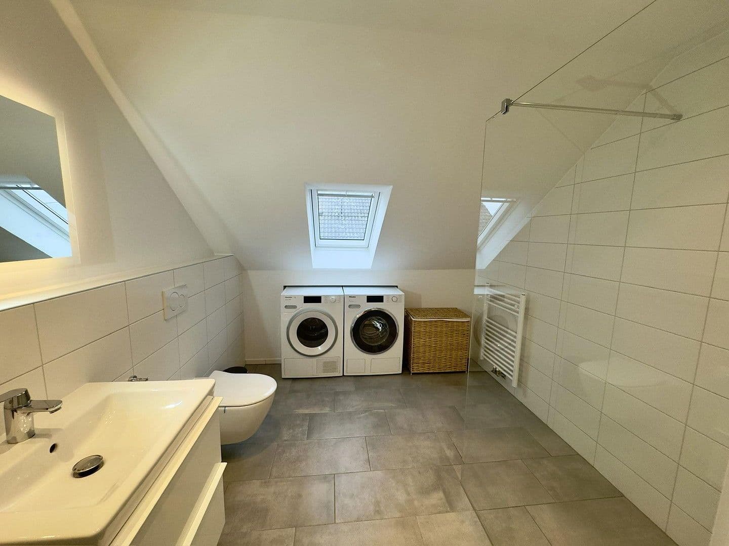 Prenájom bytu 2-izbový 67 m², Püttlingen, Sársko Prenájom bytu 2-izbový 67 m², Püttlingen, Sársko