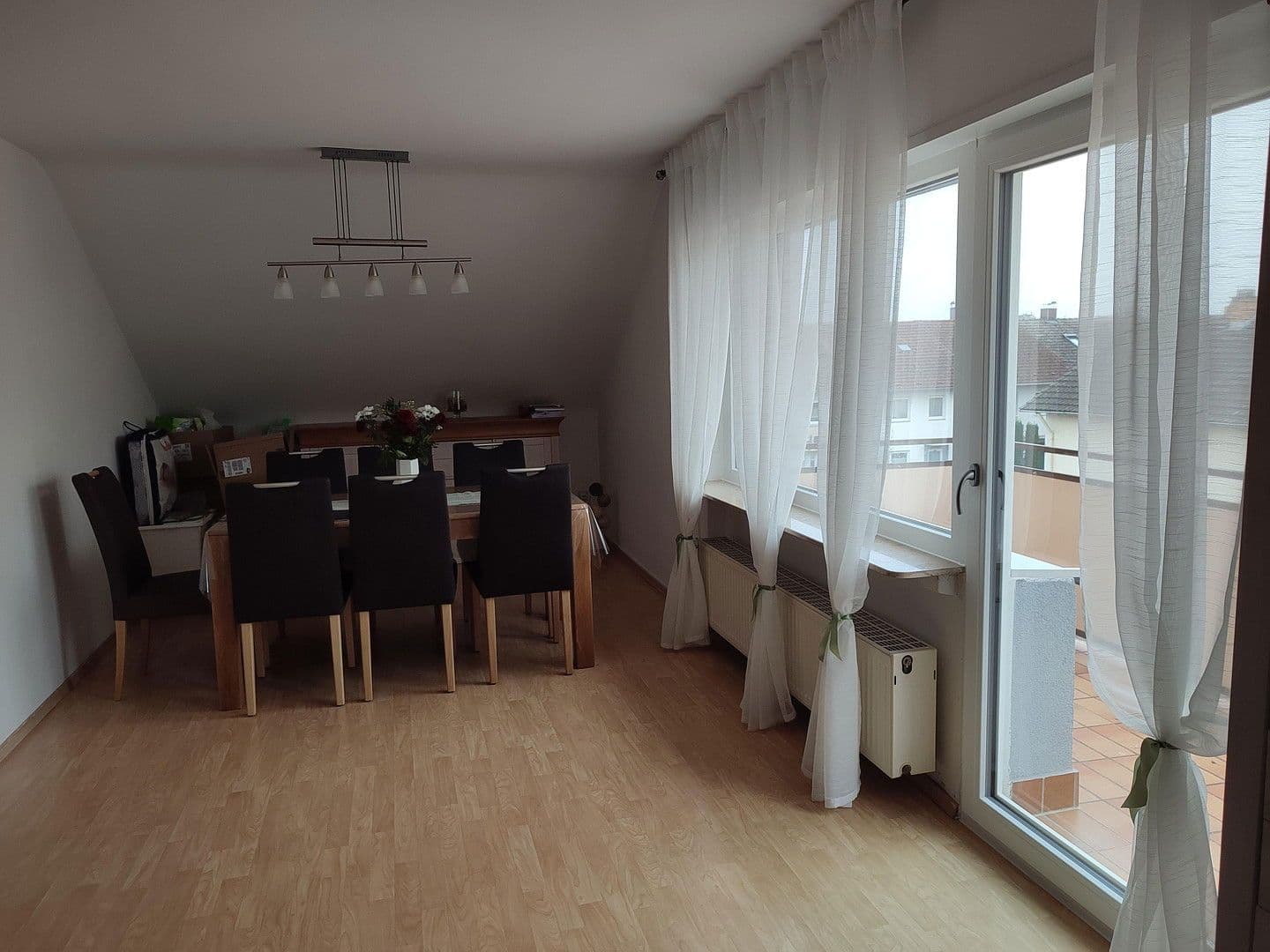 Prenájom bytu 3-izbový 72 m², Brühl, Bádensko-Wurttembersko Prenájom bytu 3-izbový 72 m², Brühl, Bádensko-Wurttembersko