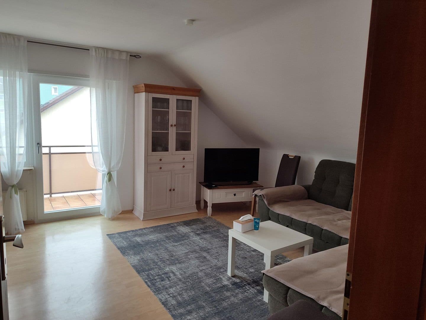 Prenájom bytu 3-izbový 72 m², Brühl, Bádensko-Wurttembersko Prenájom bytu 3-izbový 72 m², Brühl, Bádensko-Wurttembersko