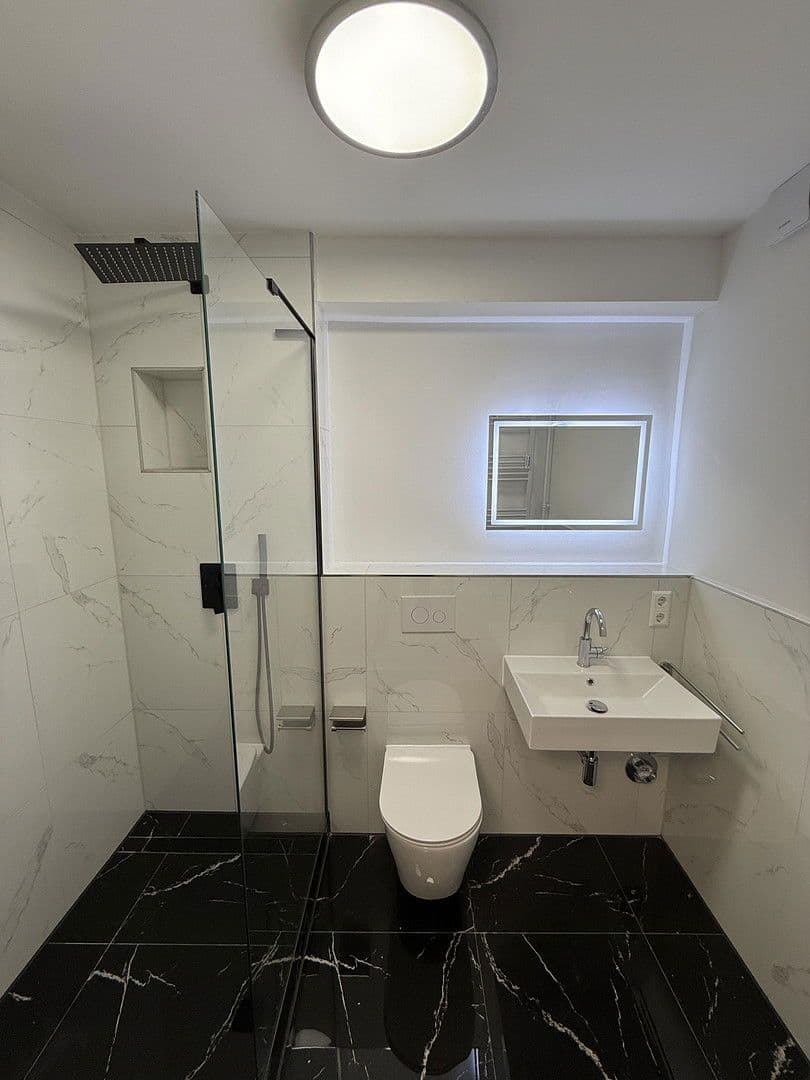 Prenájom bytu 3-izbový 68 m², Stuttgart, Bádensko-Wurttembersko Prenájom bytu 3-izbový 68 m², Stuttgart, Bádensko-Wurttembersko